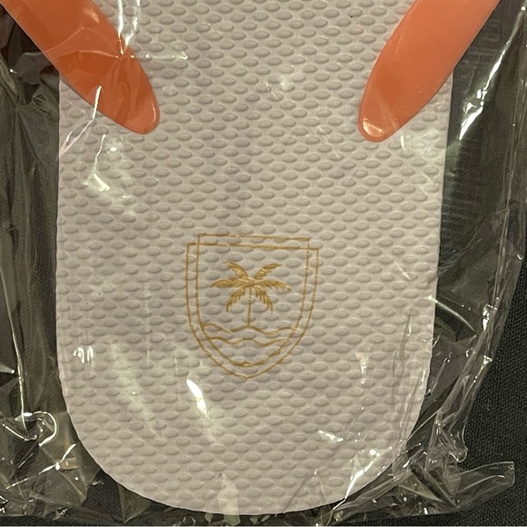 NWOT - Set of 2 - The Boca Raton Resort Flip Flops - One Size Fits Most - Picture 3 of 6